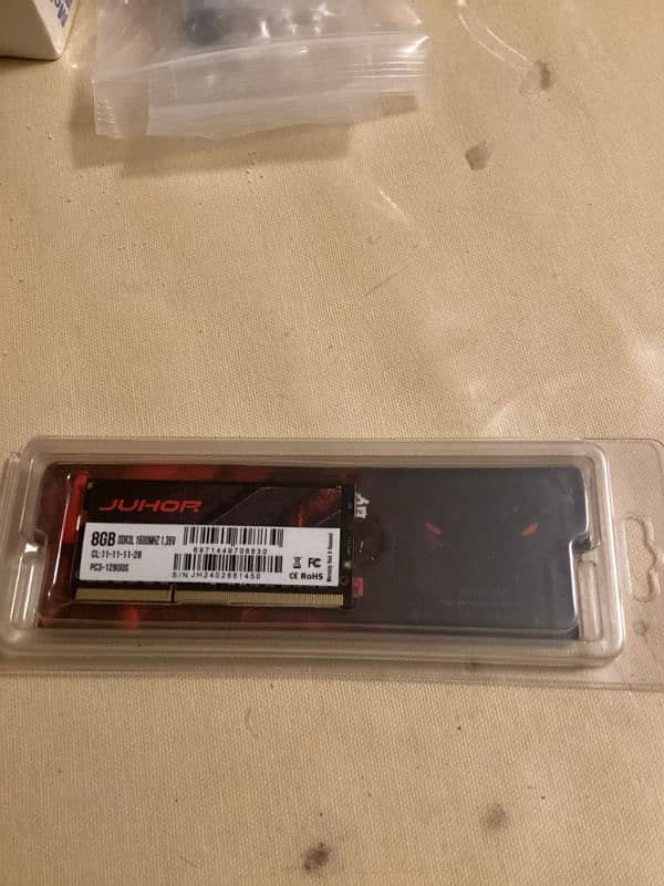 NVME 256GB RX470  GPU HDD 2TB SATA  SSD 8