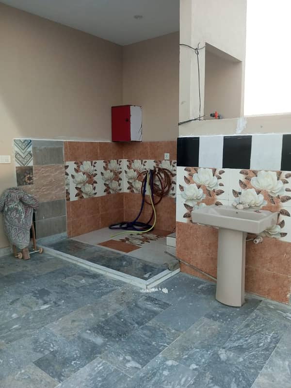 Brand New Portion 240 Sq Yards 1st Floor with Roof 4 Beds DD in Block 7 Gulistan e Jauhar 4