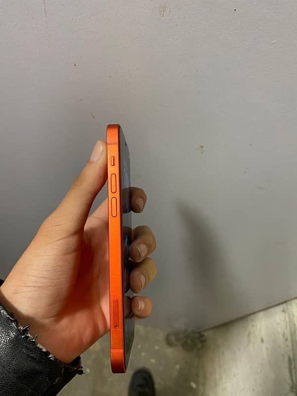 iphone 12 non pta 64gb red colour 10 by 10 condition 3