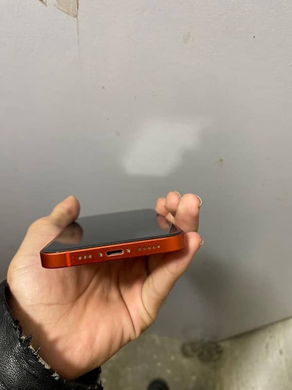 iphone 12 non pta 64gb red colour 10 by 10 condition 4