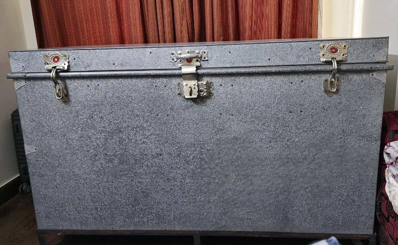 large size iron trunk/paiti/heavy guage 0