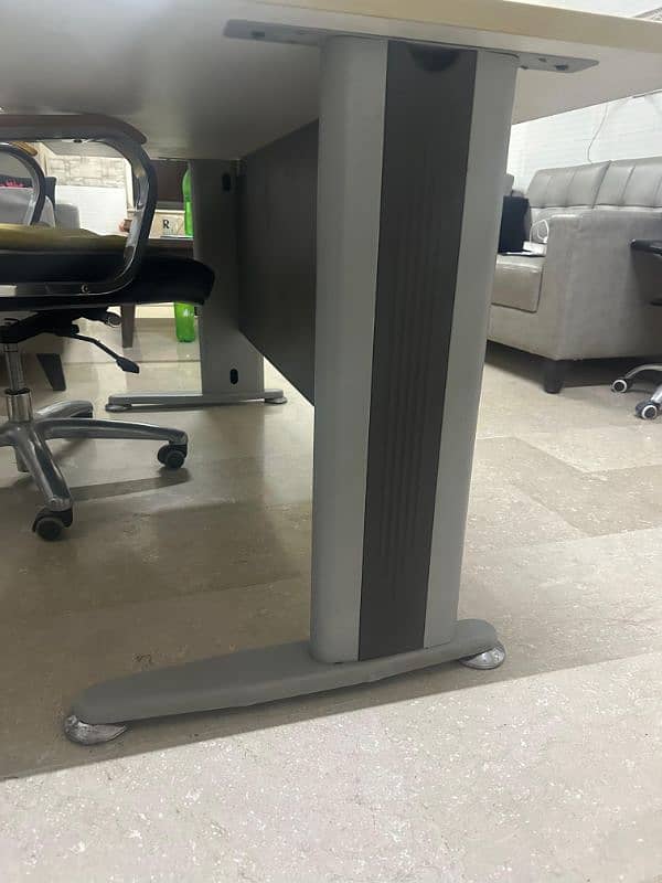 Office Executive Table available for sale 2