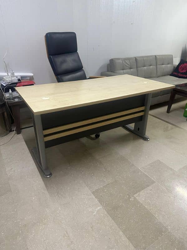 Office Executive Table available for sale 3