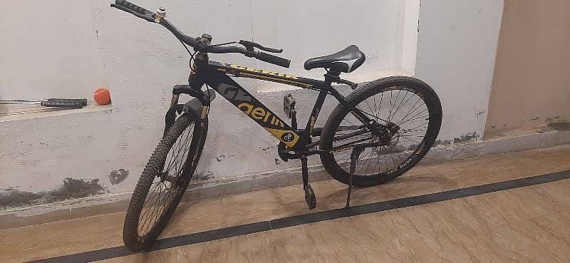 cycle for sale in 10/10 condition 1