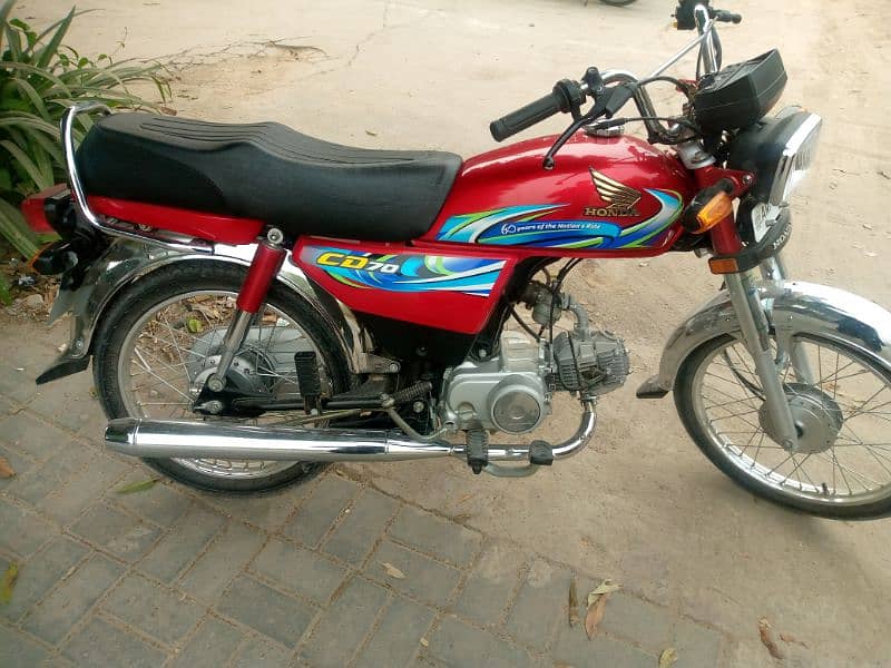 Honda CD 70 LUSH and GENWAIN condition 2024 Model. . . . 0