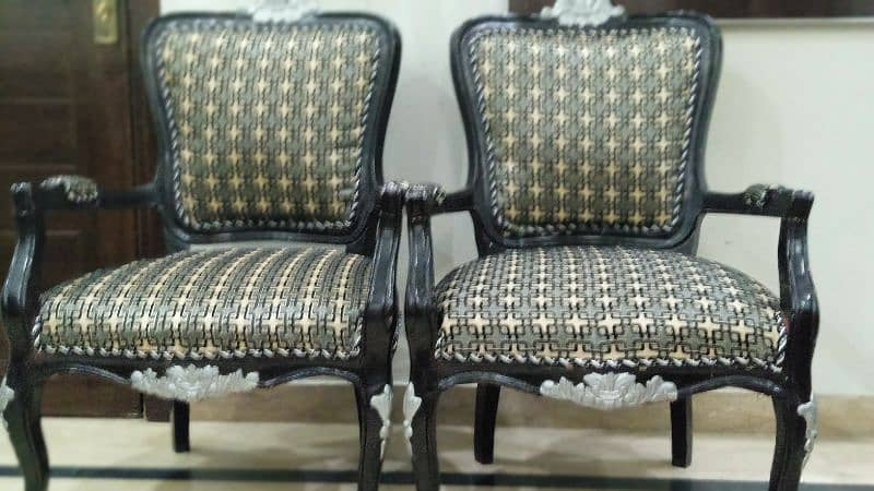 2 Bedroom chairs for sale condition 10/8 Pure seesham wood made 0