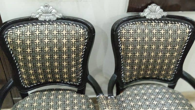 2 Bedroom chairs for sale condition 10/8 Pure seesham wood made 1