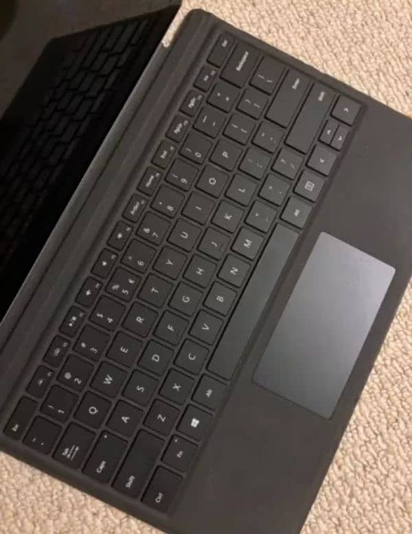 Microsoft Surface pro5 8GB/256GB 7th Generation 1