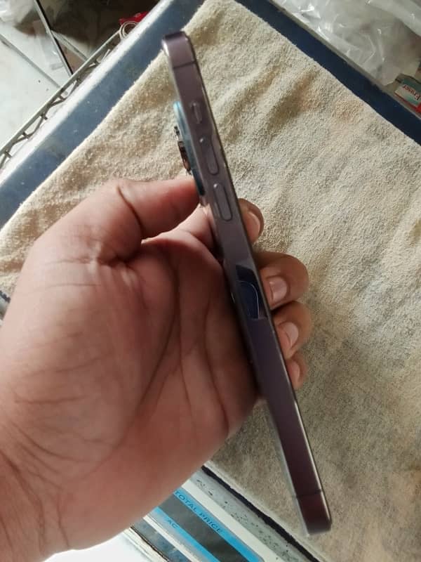 I phone 14 pro Mex deep purple 2