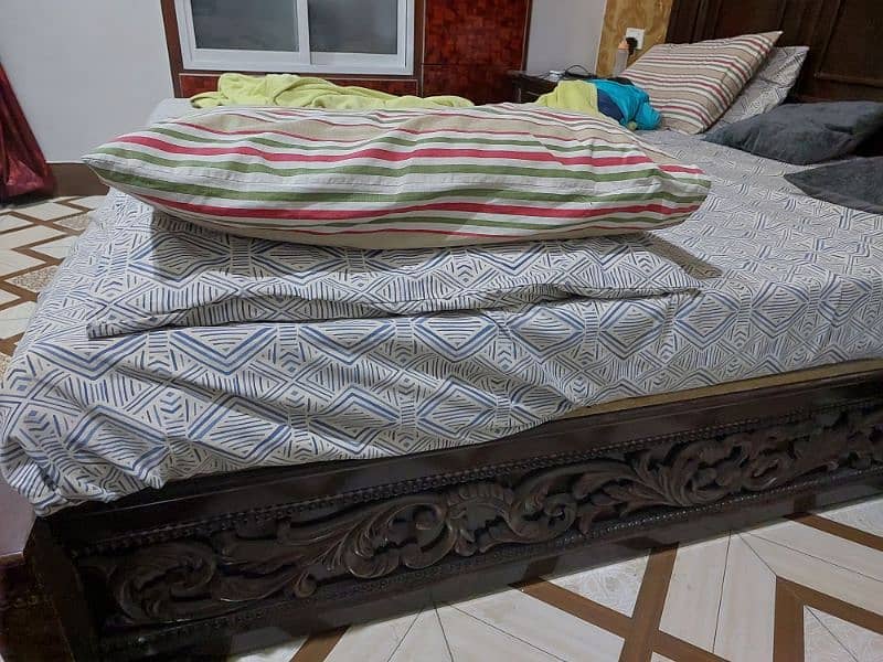 Chinioti Wooden king-size bed 1