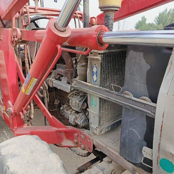 Massey tractor loader 385 6