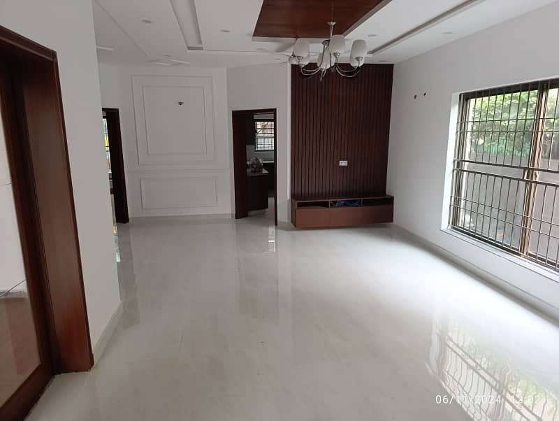 10 Marla House Available In DHA Phase 4 - Block GG For sale 1