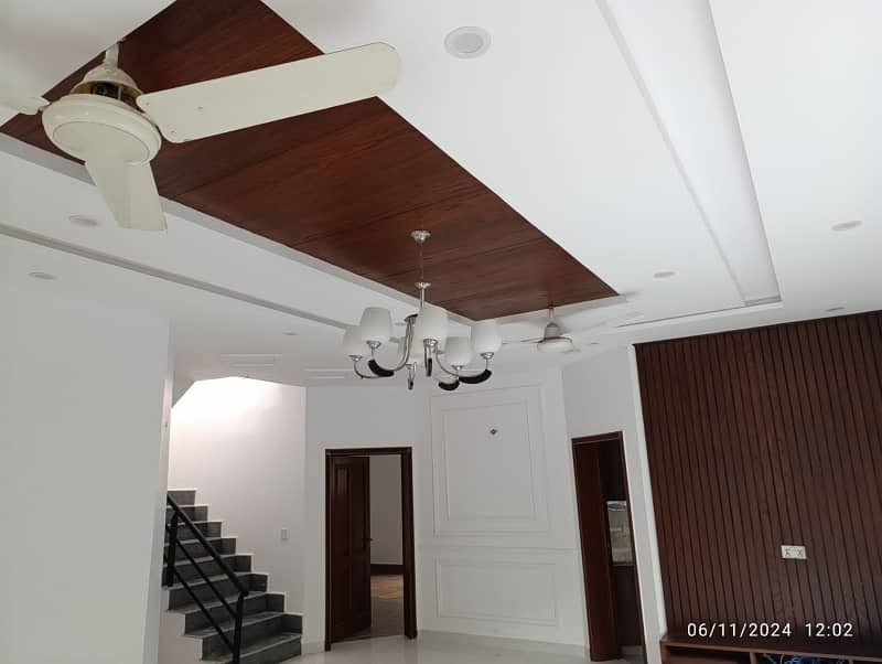 10 Marla House Available In DHA Phase 4 - Block GG For sale 5