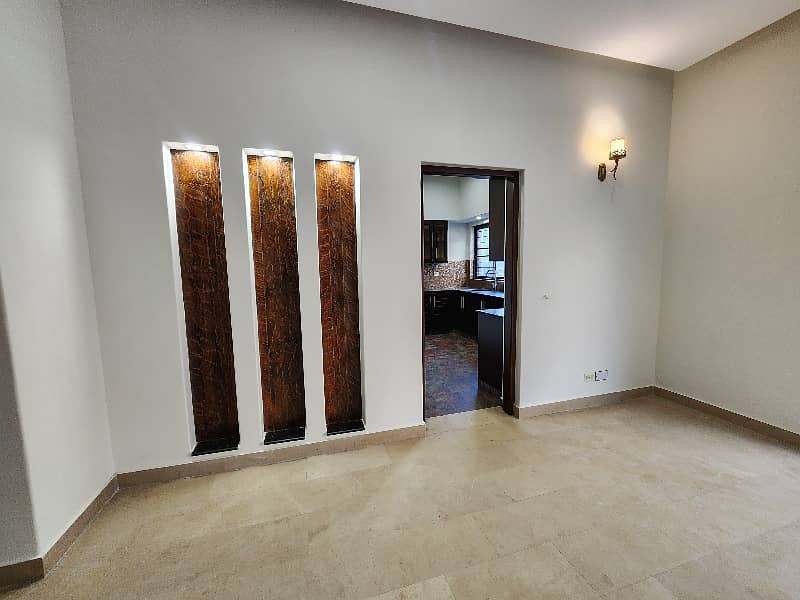 Spacious House Is Available For sale In Ideal Location Of DHA Phase 5 - Block D 0