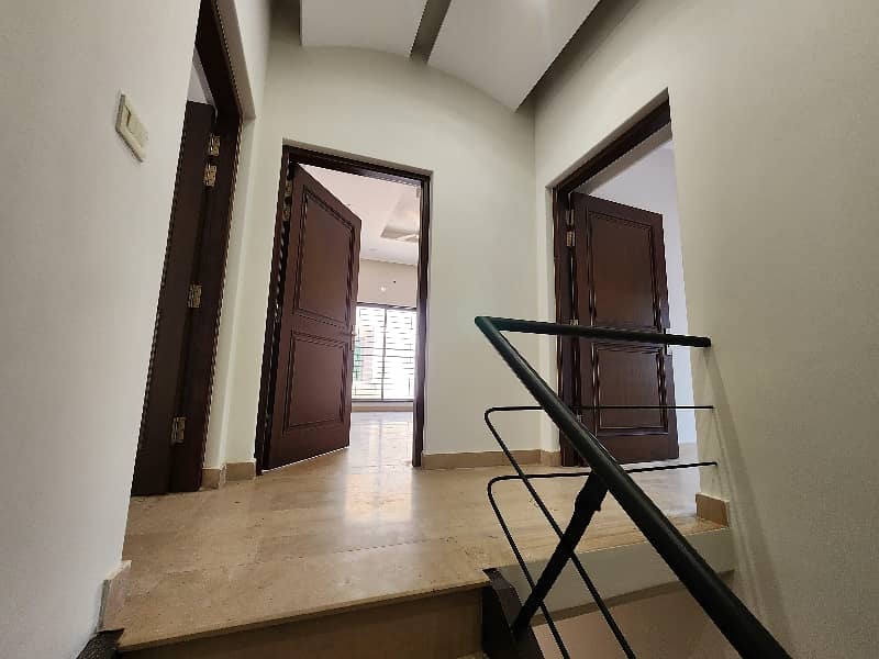 Spacious House Is Available For sale In Ideal Location Of DHA Phase 5 - Block D 2