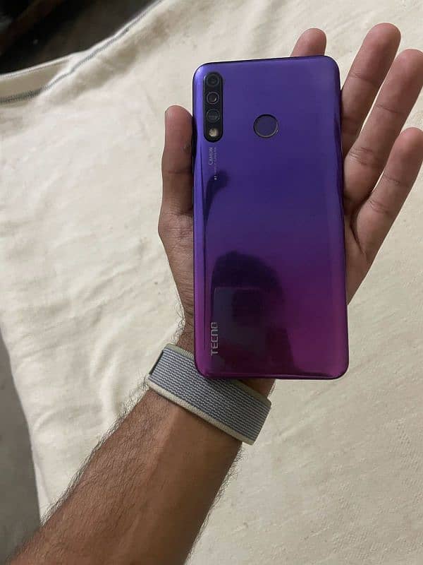 techno camon 12 Asi   4 64gp fingerprint dalni hai Baki all okay 0