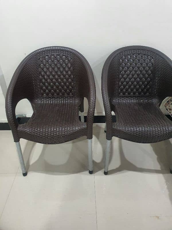 table chairs 2