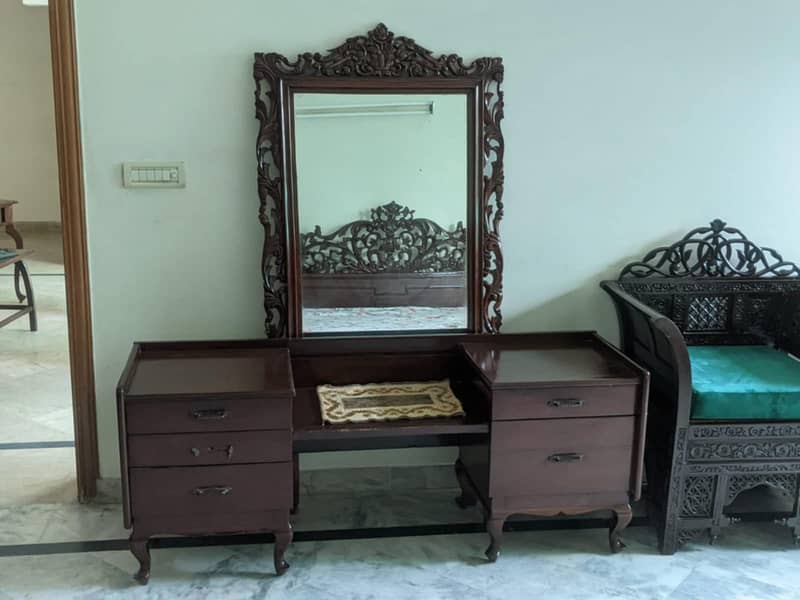 Chinioti Bed Pure Wood Bed With Dressing Table 1