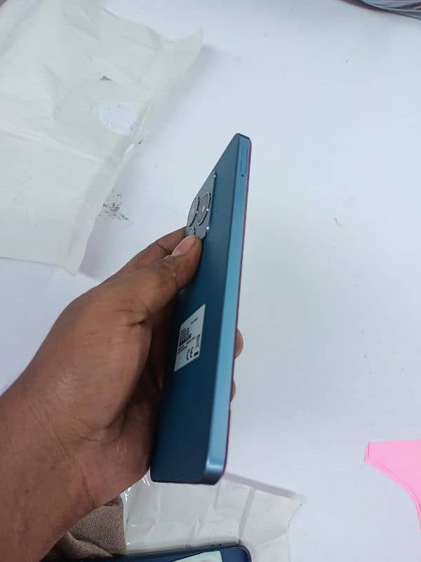 REALME C63 MINT CONDITION 6/128 3