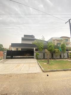 A House Of 1 Kanal In Rs. 62500000