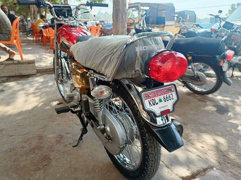 honda cg 125 special eddition golden 3