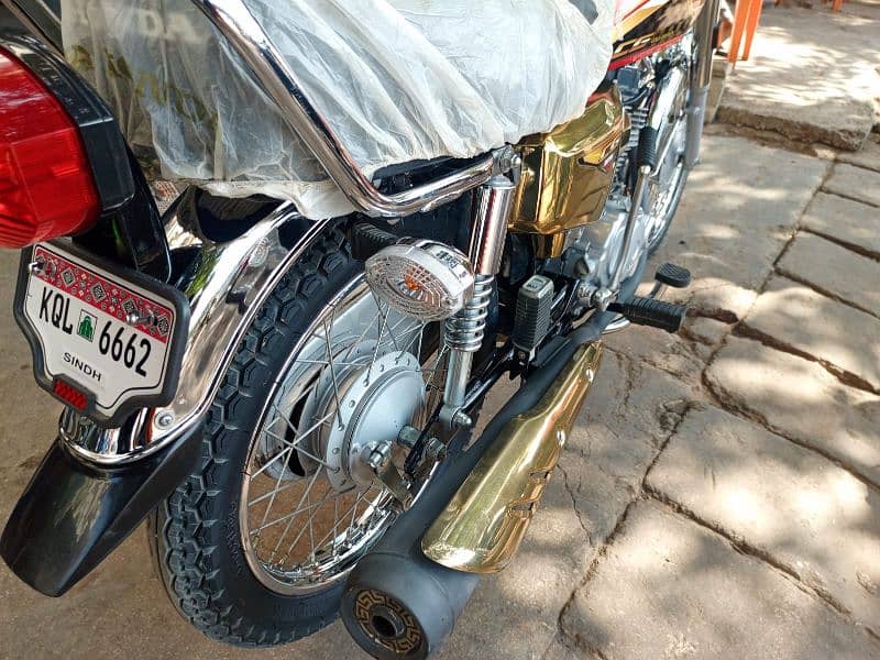 honda cg 125 special eddition golden 6