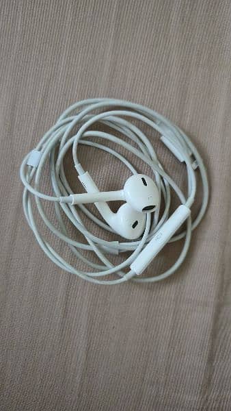 iphone handsfree (non-C type) 0