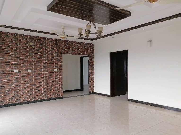 Flat Of 12 Marla In Askari 11 - Sector B Apartments For sale 3