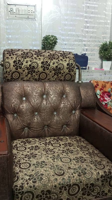 3 seater and 1 seater sofa set 8