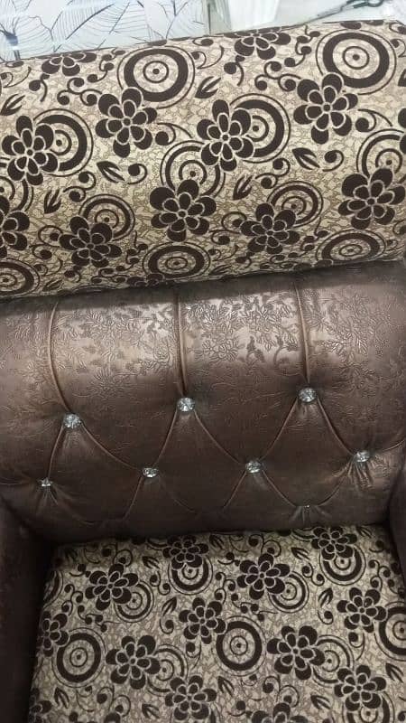 3 seater and 1 seater sofa set 10