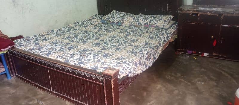 Double bed. dressing. showcase used  for urgent sale 2