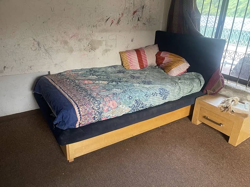 bed with side table s for urgent sale 3