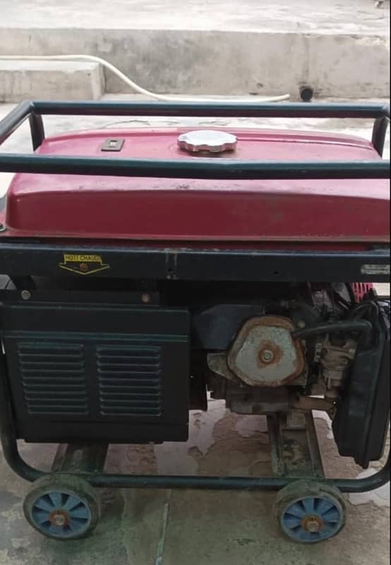 HONDA Generator 6500 Watt Red Ultra-Portable Heavy Duty 2