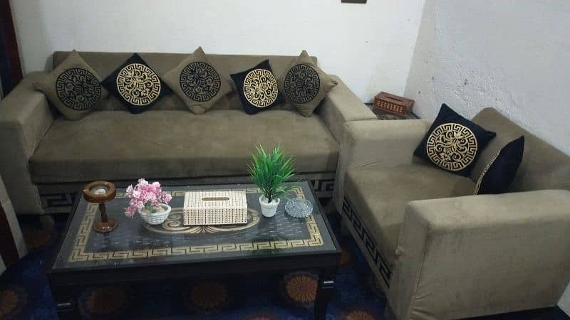 5 Seater Sofa Set Brand New Just 1 month phly liya shifting wja sale 1