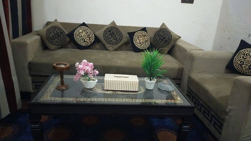 5 Seater Sofa Set Brand New Just 1 month phly liya shifting wja sale 3