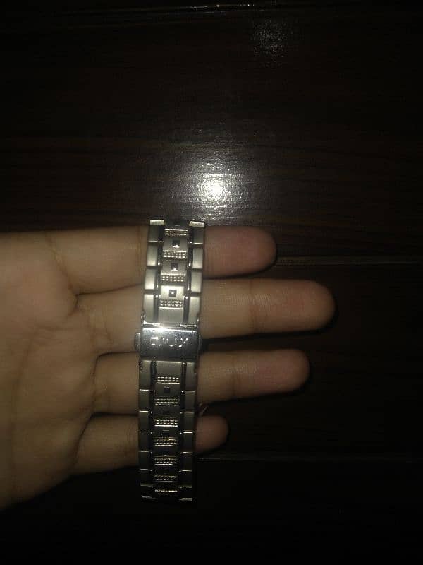 OMAX Quartz model HB265 silver 1