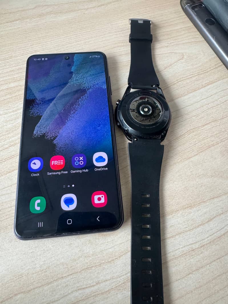 Samsung Galaxy S21 FE & Galaxy Watch Bundle – Excellent Condition 10