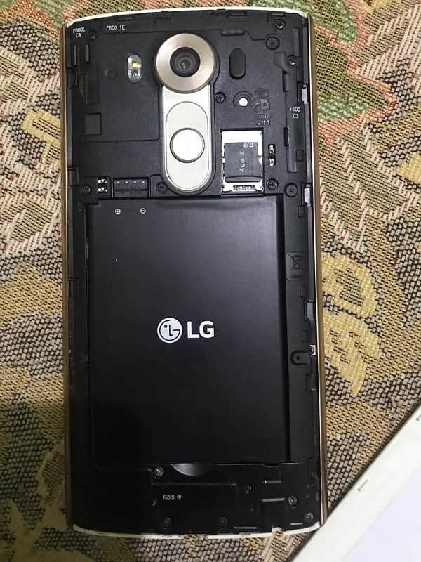 LG V10 F-600L 3