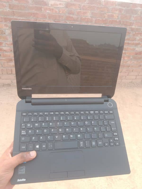 Toshiba laptop All ok hai no any falt 1