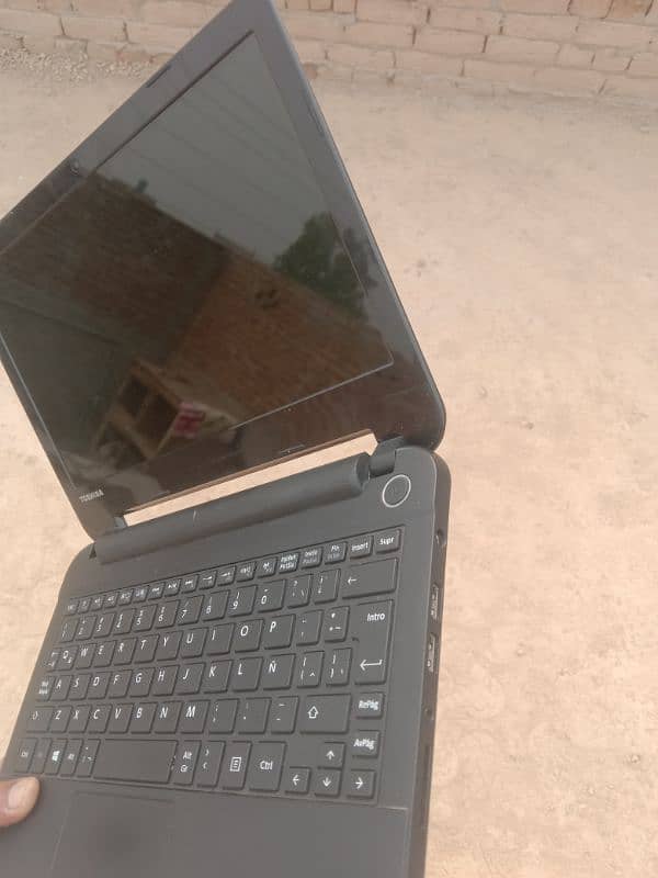 Toshiba laptop All ok hai no any falt 2