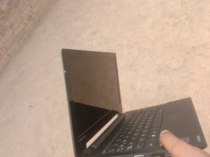 Toshiba laptop All ok hai no any falt 3