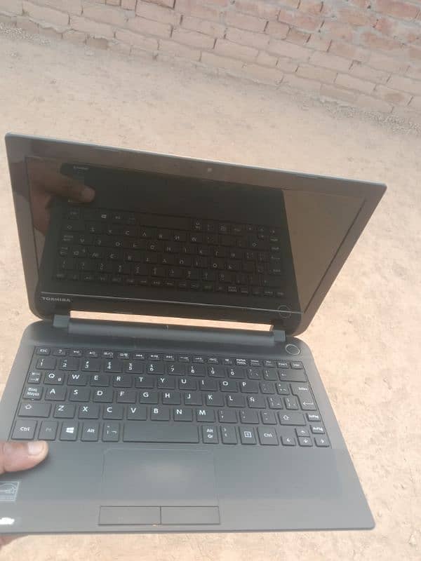 Toshiba laptop All ok hai no any falt 4