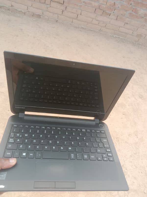 Toshiba laptop All ok hai no any falt 5