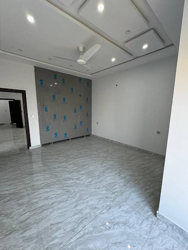 3 Marla brand new flat for rent in jubilee Town 0