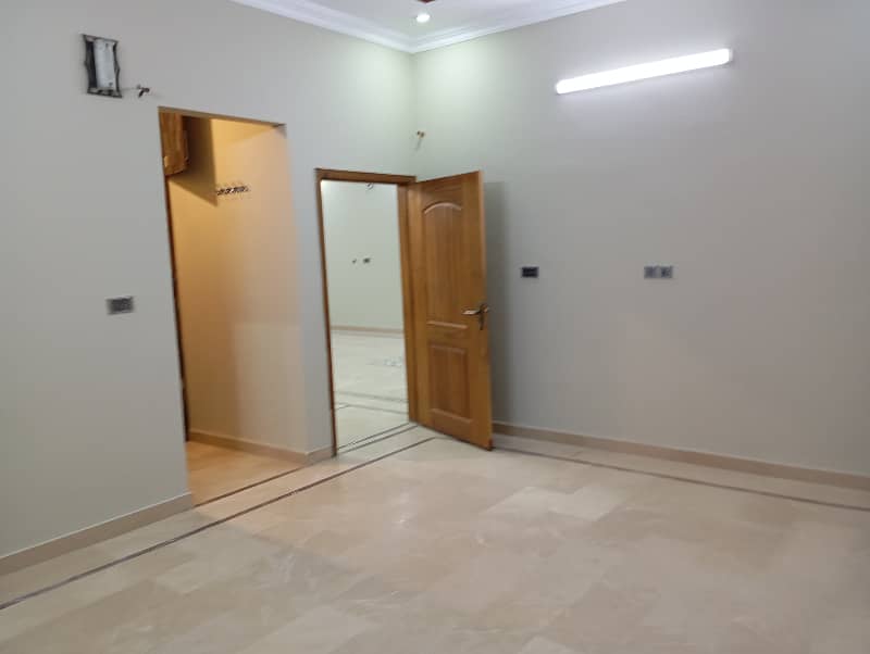 three bed dd ground floor portion for rent in johar 16