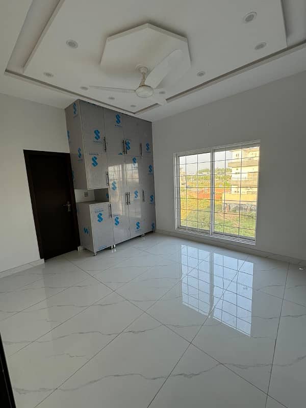 5 Marla brand new flat for rent in jubilee Town 0