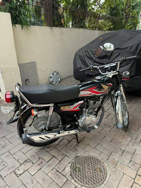 honda bike black 0