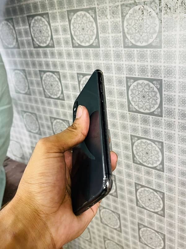 Iphone X 64 GB PTA Approved 1