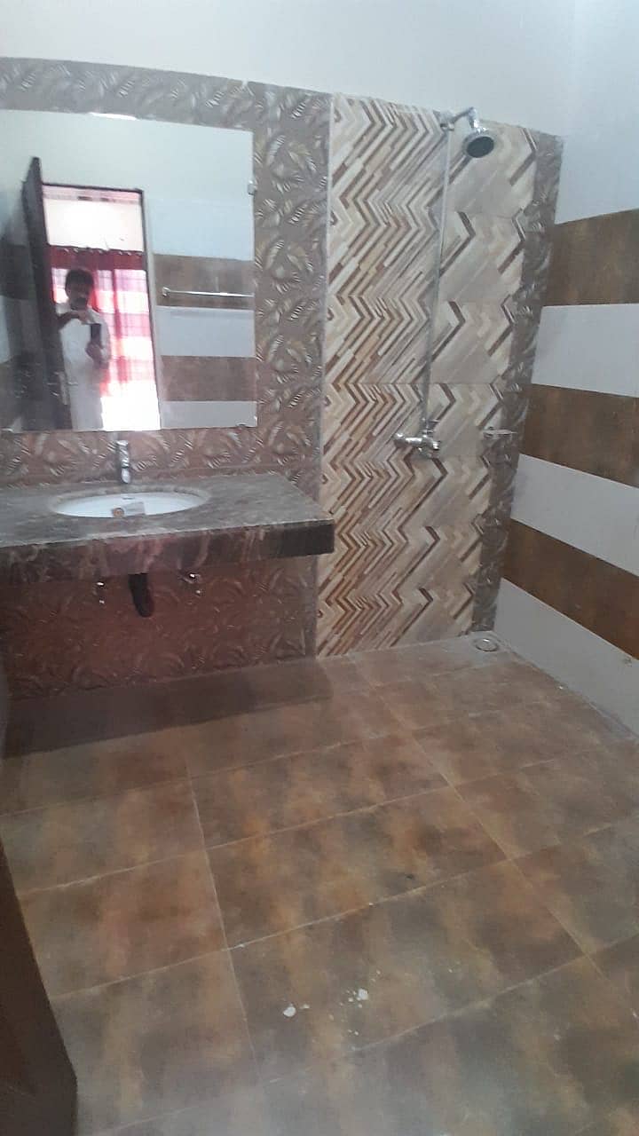 VERY BEAUTIFUL UPPER PORTION OF 10 MARLA HOUSE IN PHASE ONE BAHRIA ORCHARD AVAILABLE FOR RENT 5