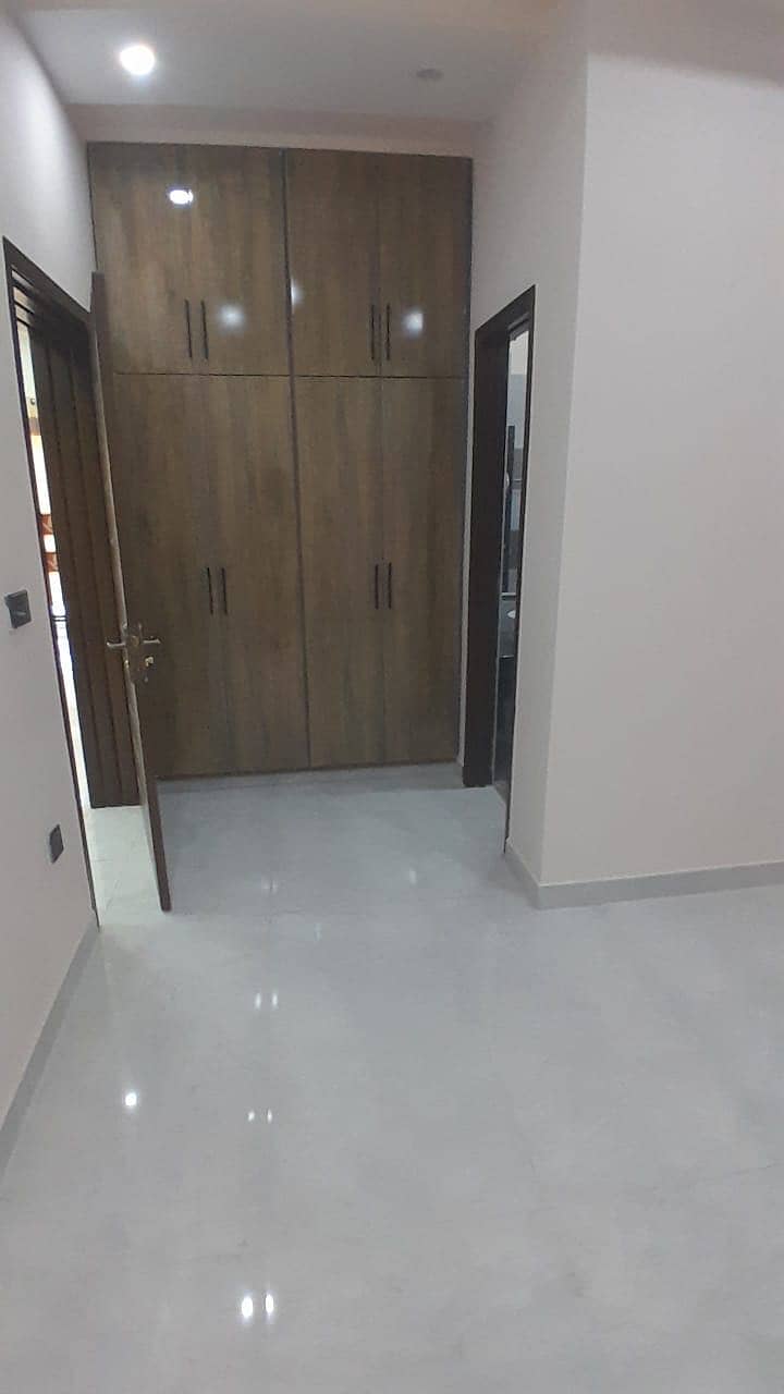 VERY BEAUTIFUL UPPER PORTION OF 10 MARLA HOUSE IN PHASE ONE BAHRIA ORCHARD AVAILABLE FOR RENT 12